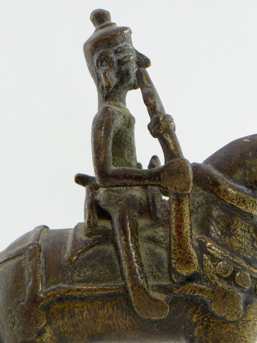 India, XIXth Century, Bronze Statuette Depicting A Divinity On Horseback.