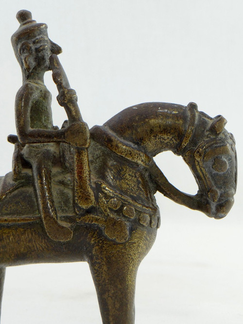 India, XIXth Century, Bronze Statuette Depicting A Divinity On Horseback.