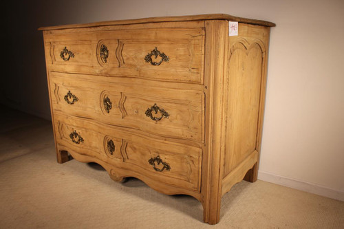 18th century Louis XIV curved chest of drawers