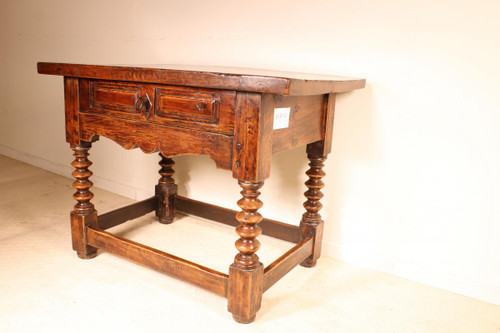 Spanish Table In Walnut Circa 1600