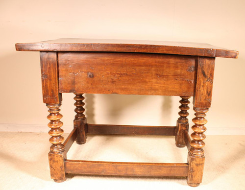 Spanish Table In Walnut Circa 1600