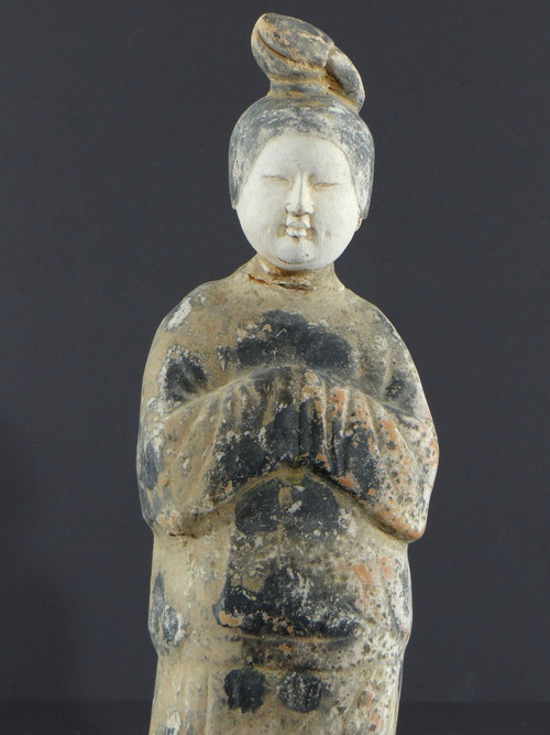 China, Tang dynasty period (618-907), terracotta statuette of a court lady