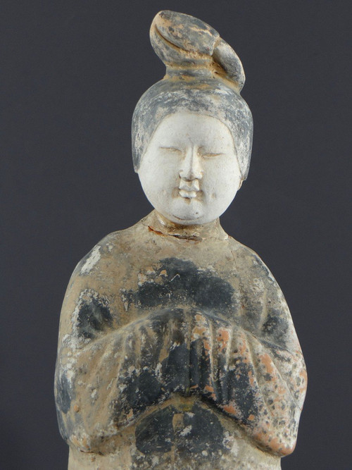 China, Tang dynasty period (618-907), terracotta statuette of a court lady