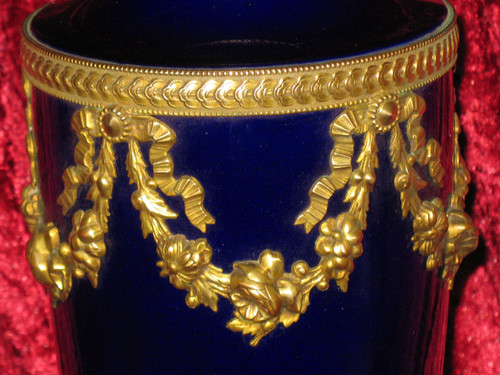 Vase de Sèvres signé de Paul Milet style Louis XVI