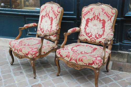 Paire De Larges Fauteuils à La Reine époque Régence XVIIIe siècle