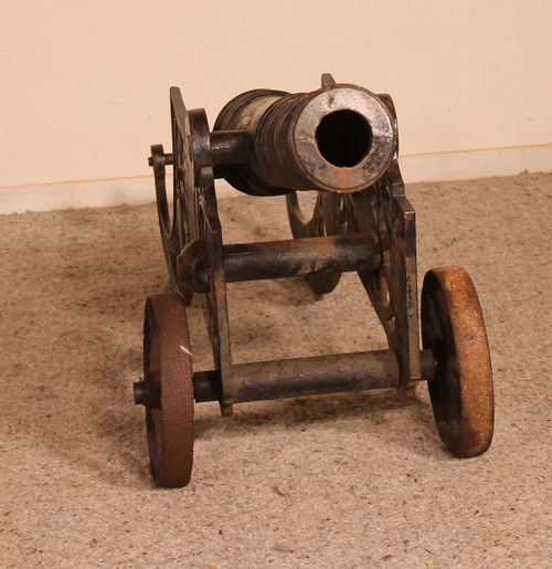 Cannon Cast Iron decoration