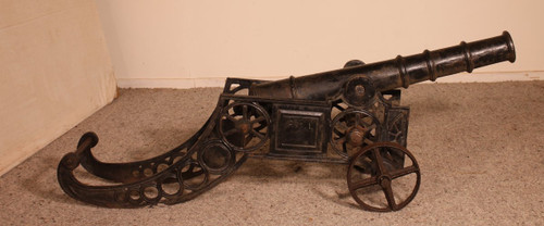 Cannon Cast Iron decoration