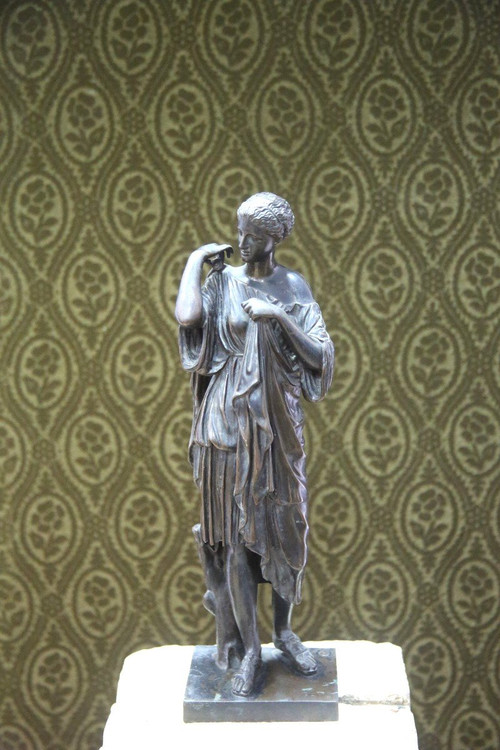 Diane de Gabies in bronze with brown patina, Late 19th Century