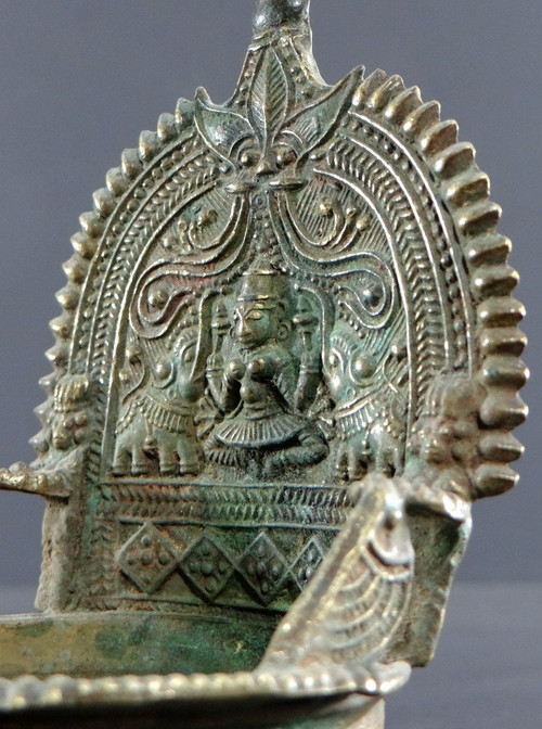 India, Early 19th Century, Bronze Oil Lamp Decor Goddess Lakshmi Anointed By Elephants