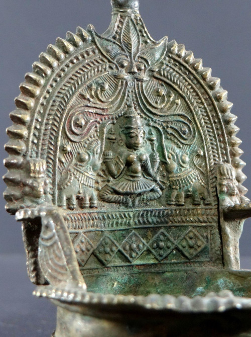 India, Early 19th Century, Bronze Oil Lamp Decor Goddess Lakshmi Anointed By Elephants