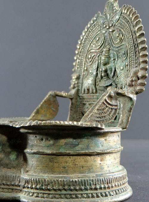 India, Early 19th Century, Bronze Oil Lamp Decor Goddess Lakshmi Anointed By Elephants