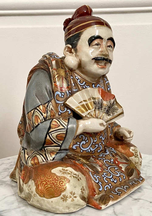 Japon, Fin Du XIXème-début Du XXème Siècle, Statue En Faïence De Satsuma Personnage Au Panier.