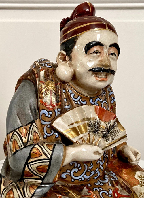 Japon, Fin Du XIXème-début Du XXème Siècle, Statue En Faïence De Satsuma Personnage Au Panier.