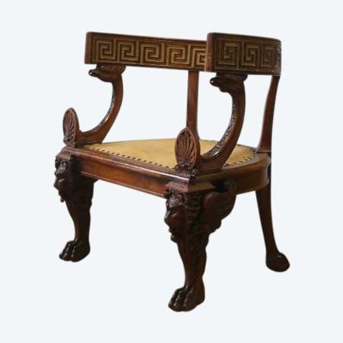 Fauteuil de bureau de style néogrec en noyer, Travail italien vers 1870