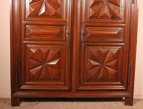 Facade Of Cupboard In Walnut Louis XIII Maltese Cross-17 ° Century