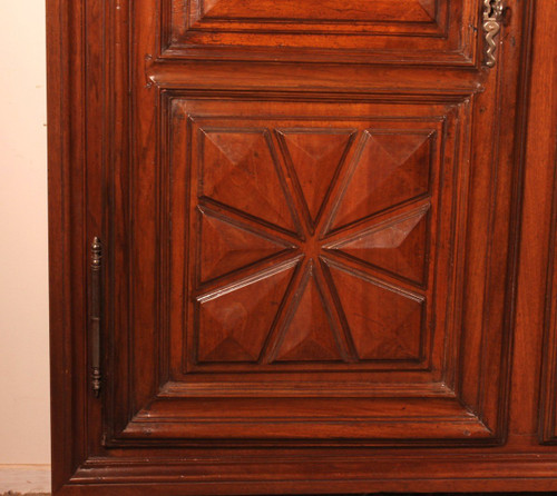 Facade Of Cupboard In Walnut Louis XIII Maltese Cross-17 ° Century