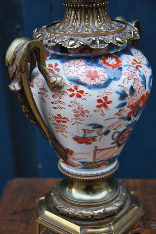 Vase Imari  Monture Bronze  Style Louis XVI