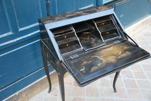 Slope Desk In Black Lacquer England XIX