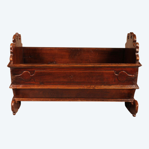 Italian Cradle In Walnut 17 ° Century