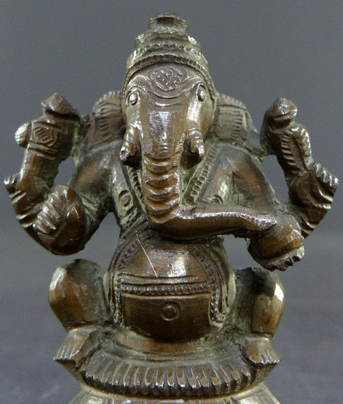 Indien, 19. Jh., Alte kleine Ganesh-Statue aus Bronze.