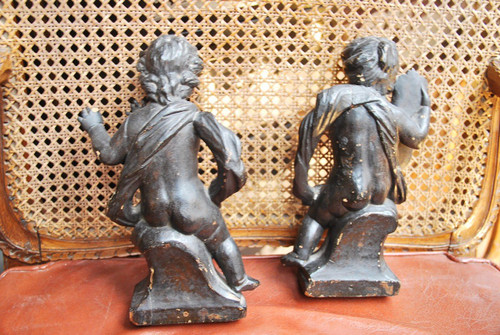 Coppia di putti musicanti in legno del XVIII secolo