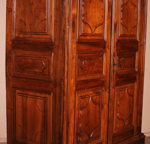 Walnut Wardrobe From the 17th Century - Italy