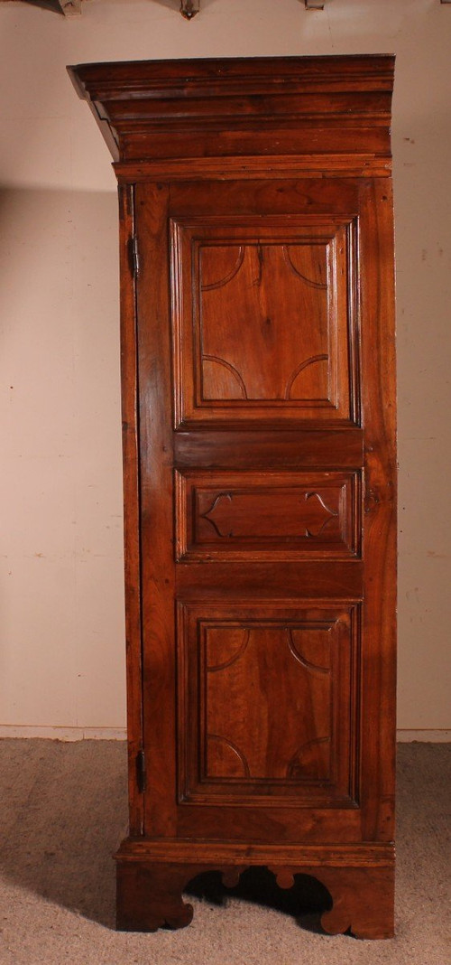 Walnut Wardrobe From the 17th Century - Italy