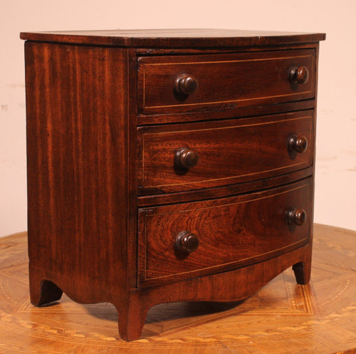 Domed Master Commode In Mahogany From The 19th Century