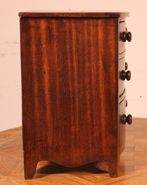 Domed Master Commode In Mahogany From The 19th Century