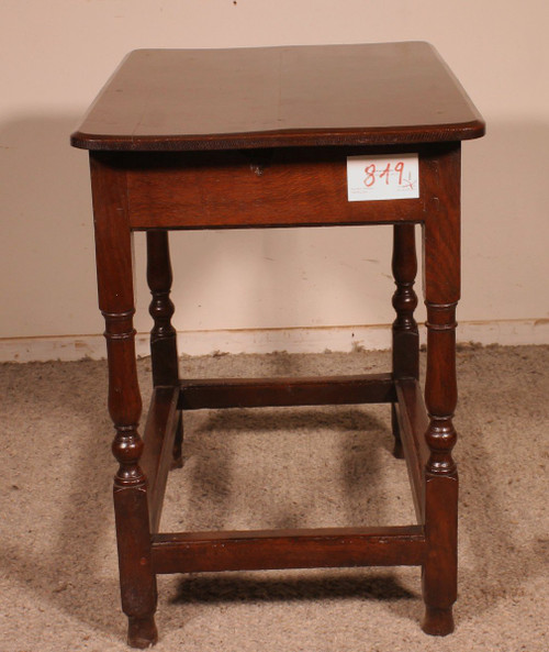 Oak Side Table -18 ° Century