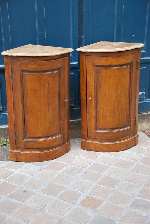 Pair of natural wood corner cupboards Late 18th century