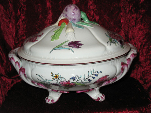 Part of a table service in fine Bordeaux earthenware, Strasbourg decor, th. 19th J. Old man