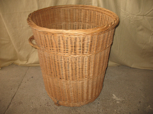 Washerwoman basket in woven wicker Very large Perfect condition