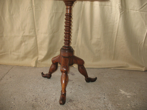 Sculpted oak pedestal table with rare base 19th time Origin Basque Country