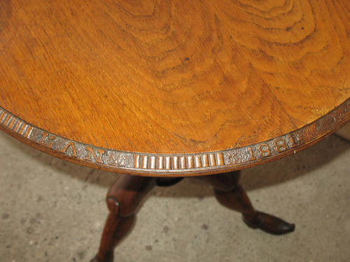 Sculpted oak pedestal table with rare base 19th time Origin Basque Country