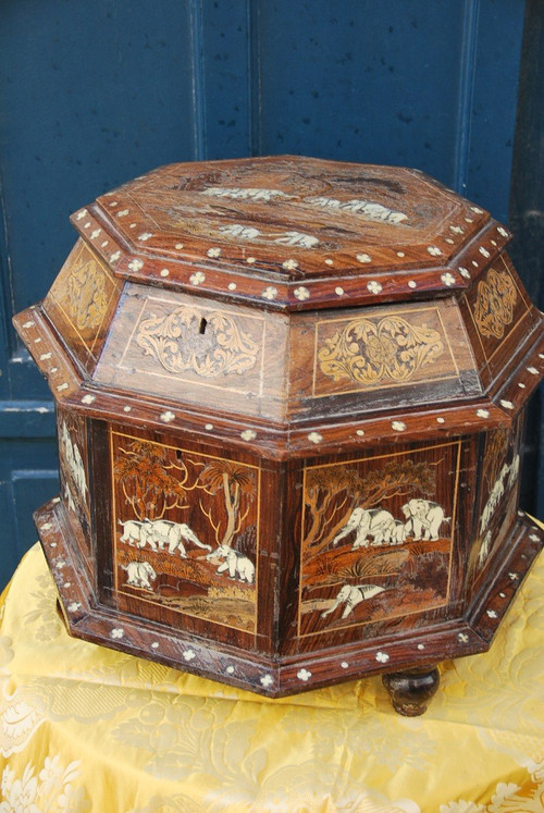 Important XVII Style Chest Decorated With Elephants