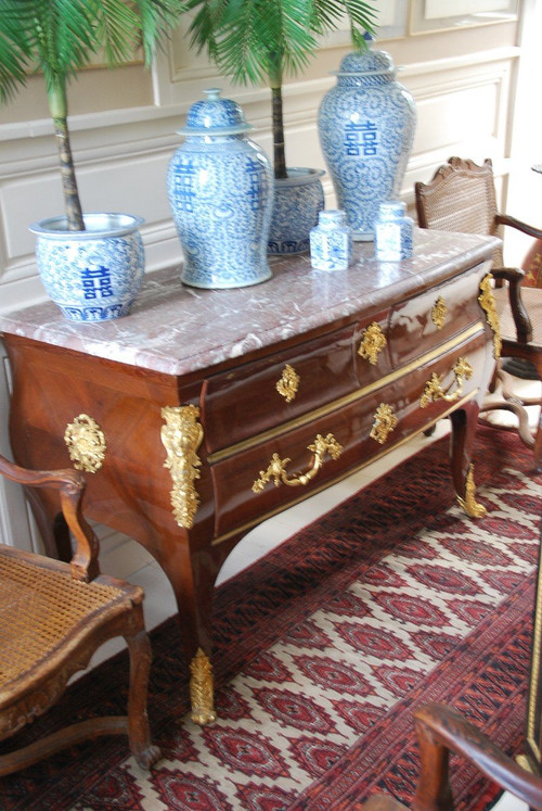 Sauteuse Commode In La Regence XVIII Attributed To Doirat