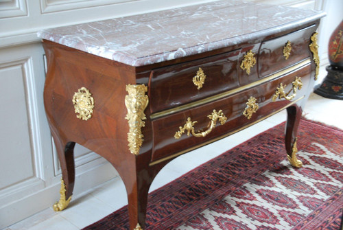 Sauteuse Commode In La Regence XVIII Attributed To Doirat