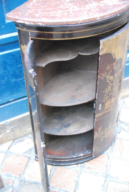 European lacquered corner cabinet 18th century, England