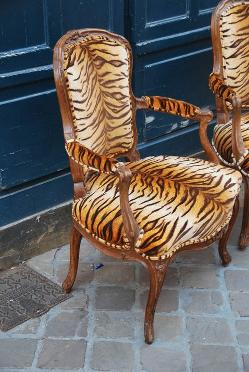 Pair Of Louis XV Period Cabriolets From The 18th Century