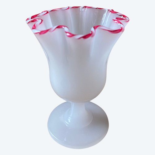 Clichy - vase de papetier en opaline pâte de riz 