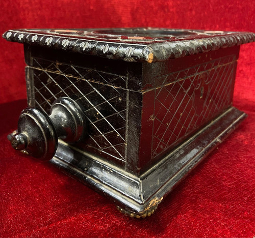 Card Game Box in Pearwood with Mother-of-Pearl Inlay - Napoleon III Period