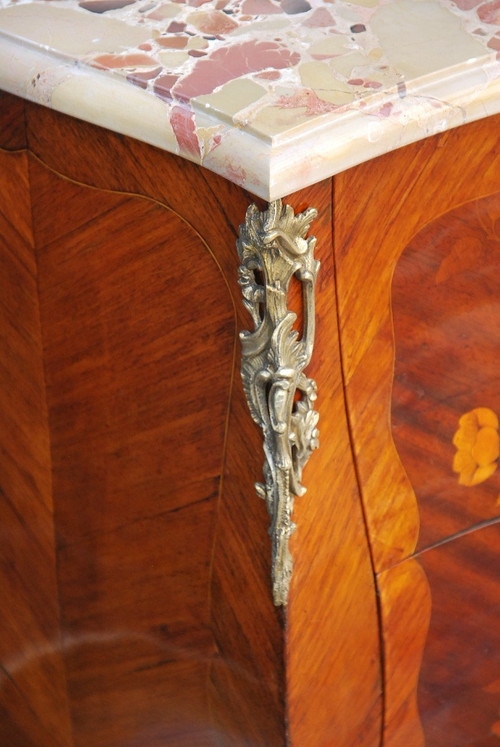 Petite Commode En Marqueterie De Fleurs époque Louis XV