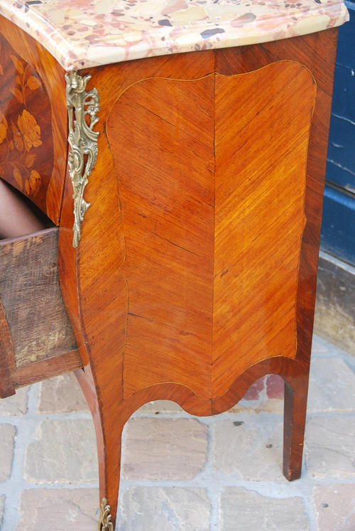 Petite Commode En Marqueterie De Fleurs époque Louis XV