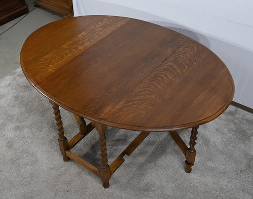 Gatelag Table in Solid Oak, England – 1920