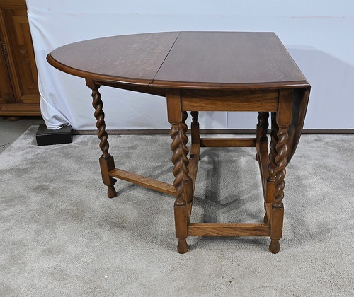 Gatelag Table in Solid Oak, England – 1920