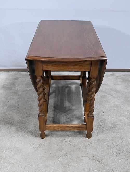 Gatelag Table in Solid Oak, England – 1920