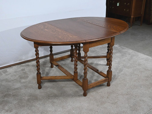 Gatelag Table in Solid Oak, England – 1920