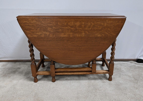 Gatelag Table in Solid Oak, England – 1920