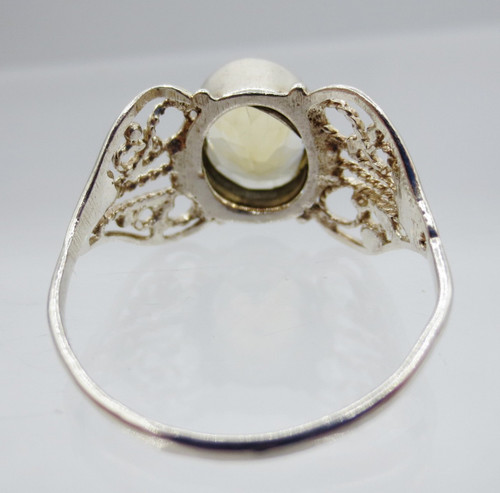 Bague sertie d'une citrine. 